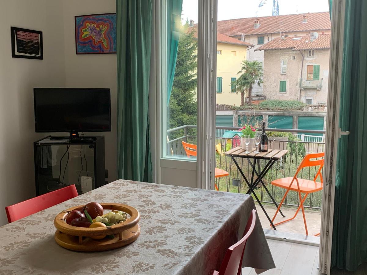 Casa Tiffany Tra Lago E Monti 만델로델라리오 외부 사진